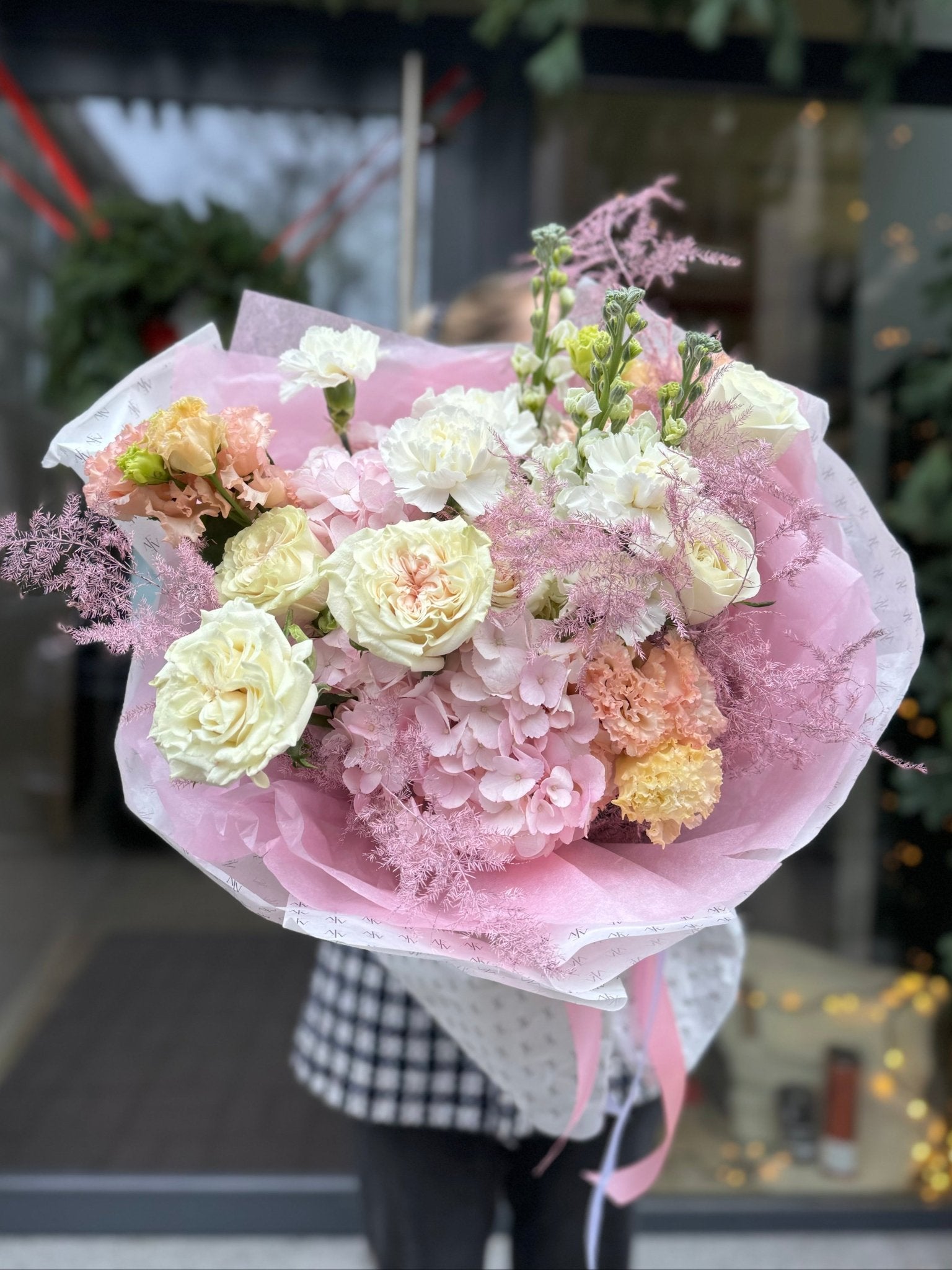 Bukiet Kwiatów Delikatność Kobiecości - kwiaty Flower Store Warszawa