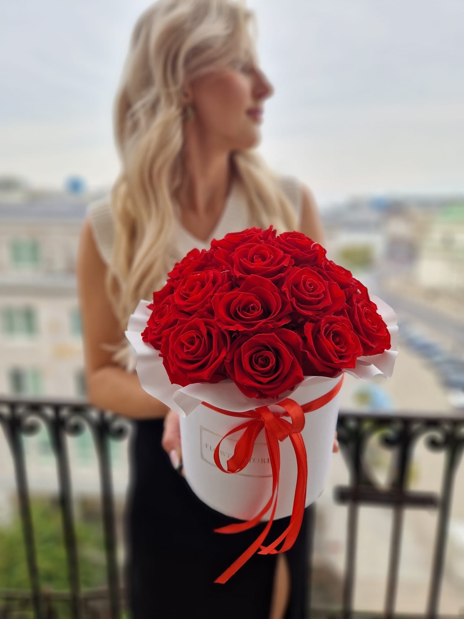Wieczne Róże Czerwone w Białym Boxie - kwiaty Flower Store Warszawa
