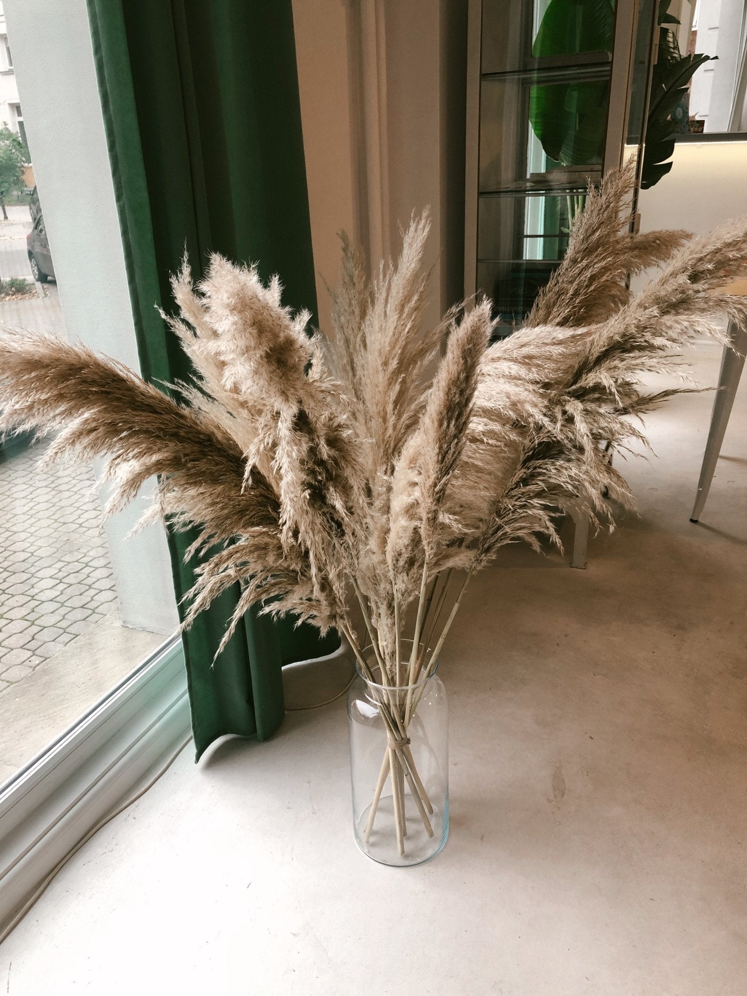 Trawa pampasowa 10 sztuk z wazonem - kwiaty Flower Store Warszawa