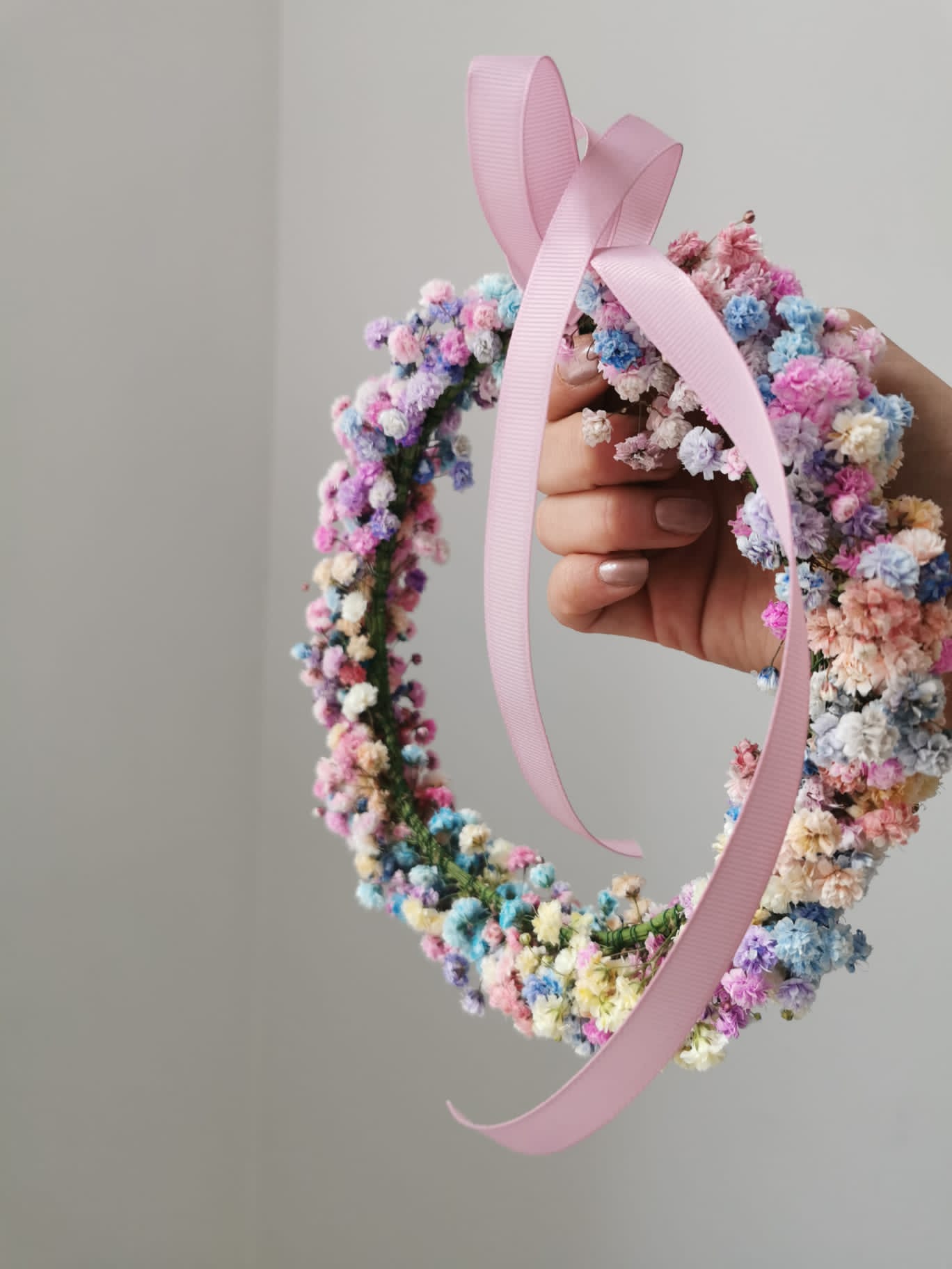 Wianek na głowę Kolorowa gipsówka - kwiaty żywe - kwiaty Flower Store Warszawa