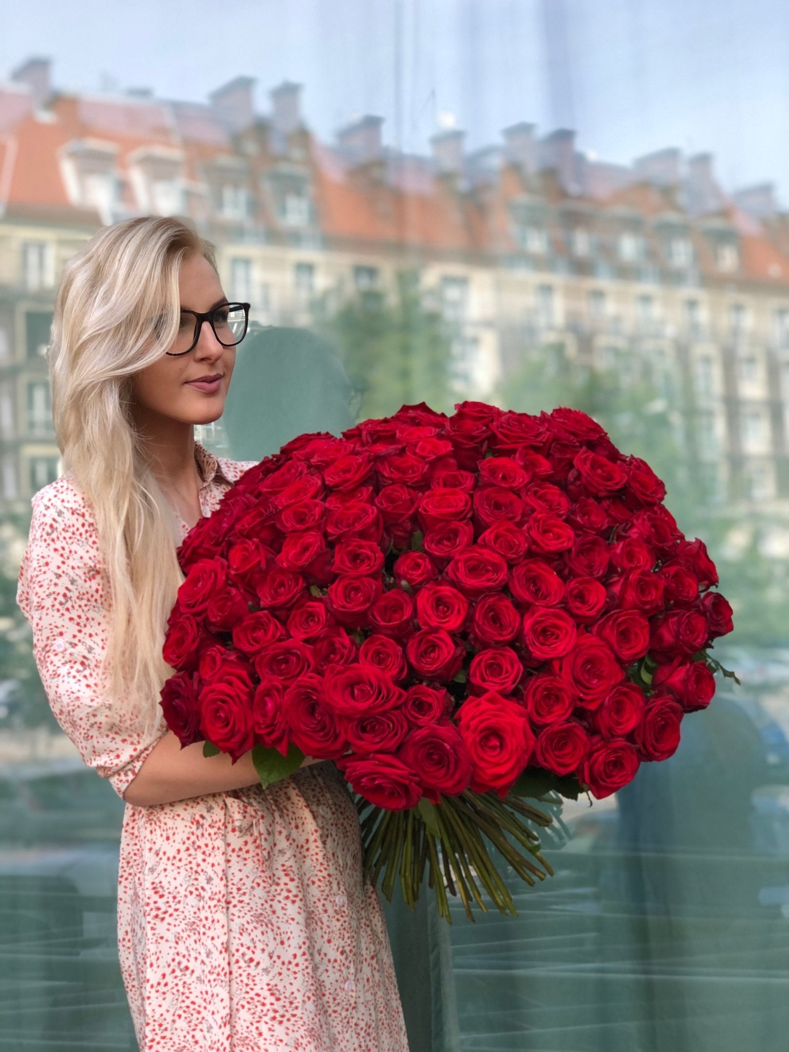 101 Czerwonych Róż – Niezapomniany Prezent z Dostawą - kwiaty Flower Store Warszawa