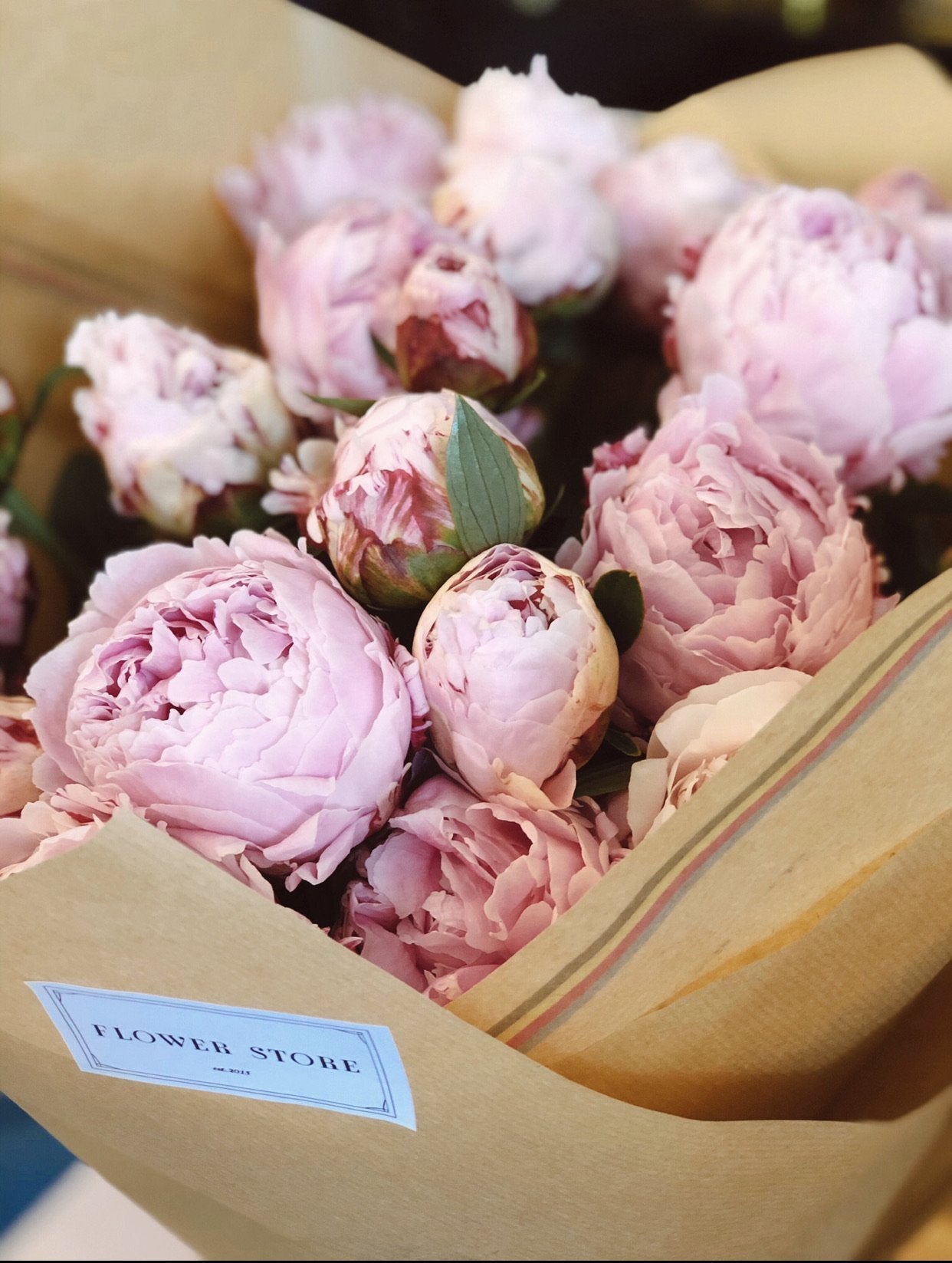 Bukiet piwonie różowe kwiaty żywe z dostawą - kwiaty Flower Store Warszawa