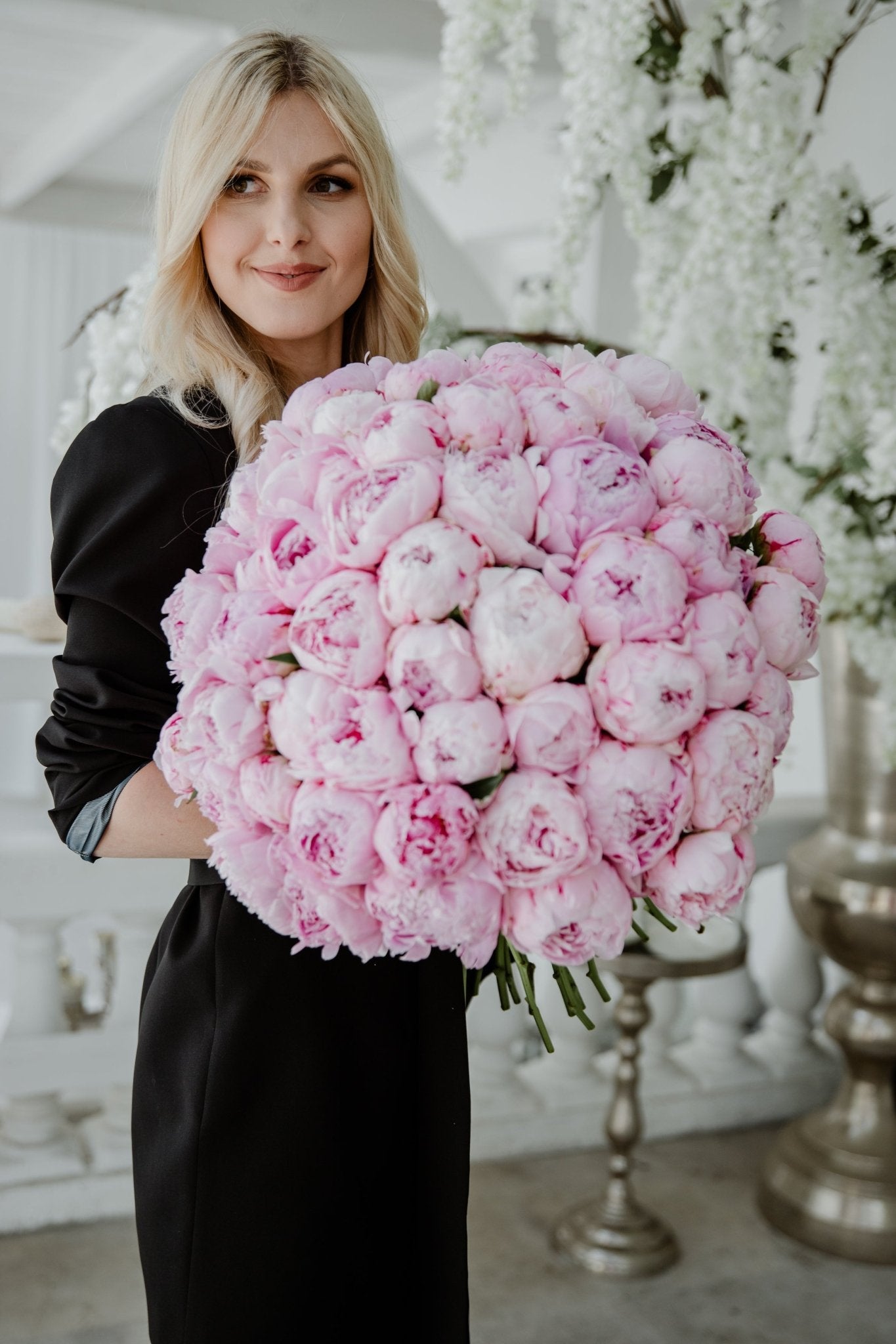 Bukiet piwonie różowe kwiaty żywe z dostawą - kwiaty Flower Store Warszawa