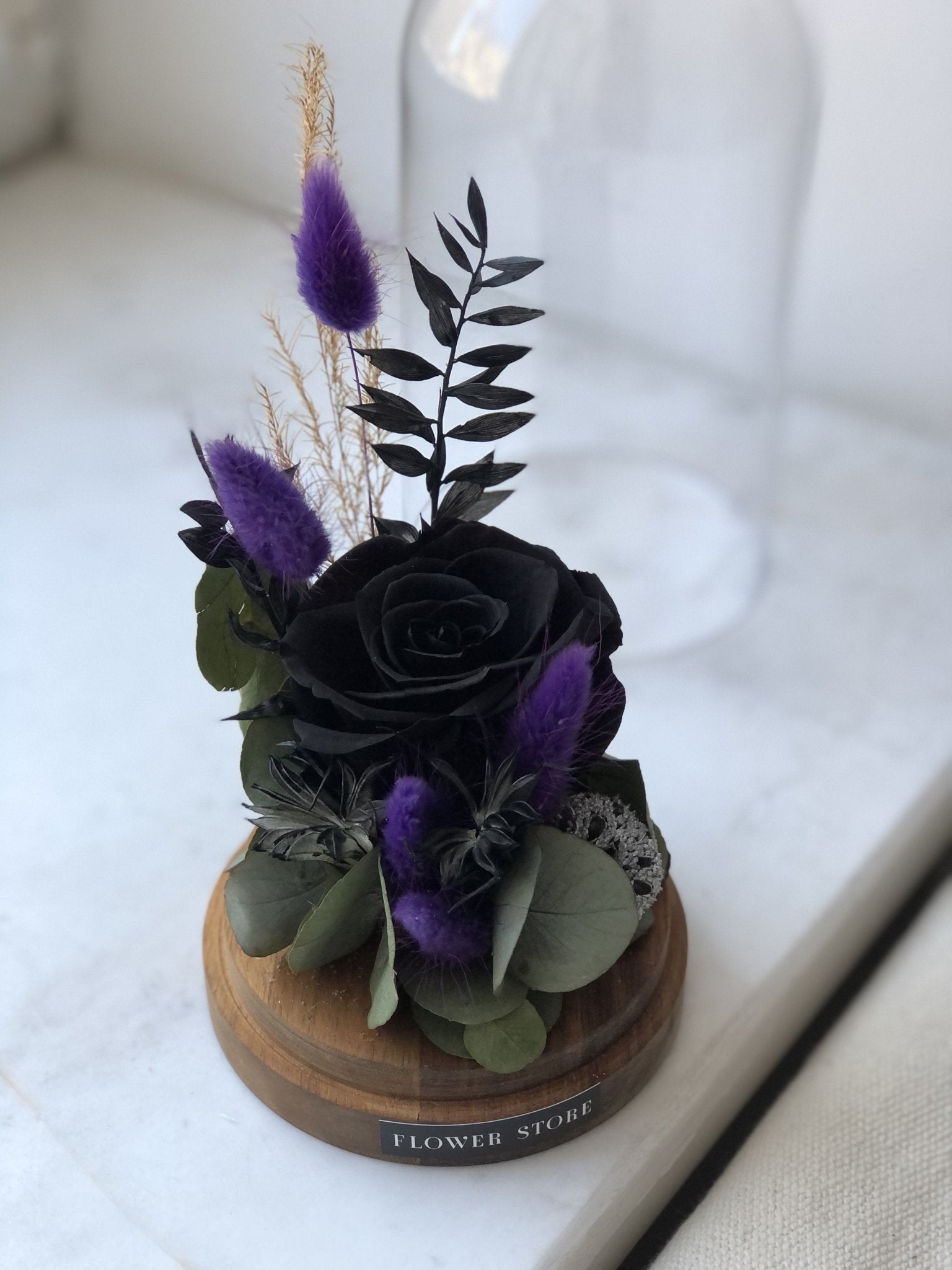 Suszona kompozycja z czarną wieczną różą w szkle - kwiaty Flower Store Warszawa