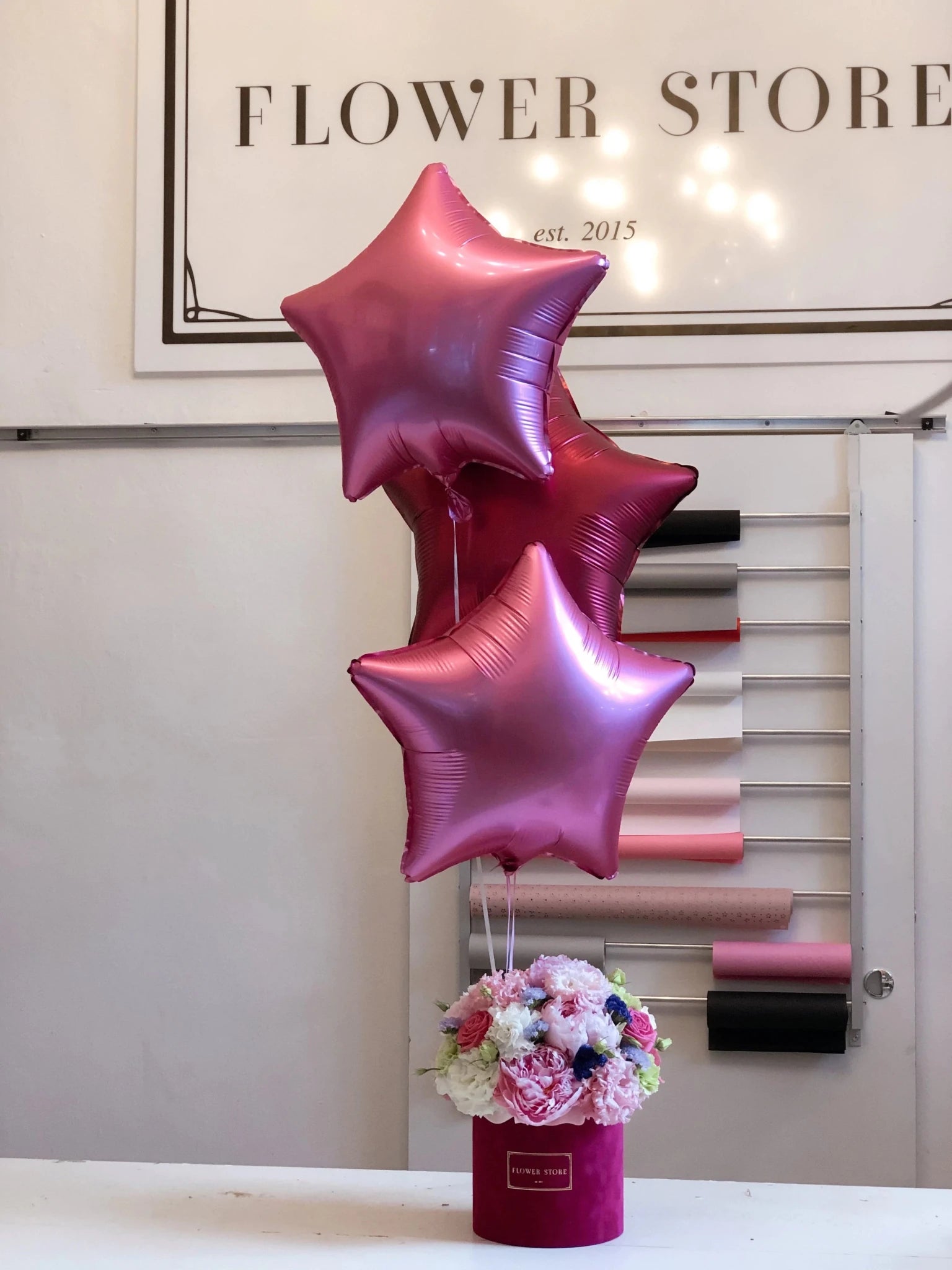 Urodzinowa niespodzianka kwiatowy box z balonami! - kwiaty Flower Store Warszawa